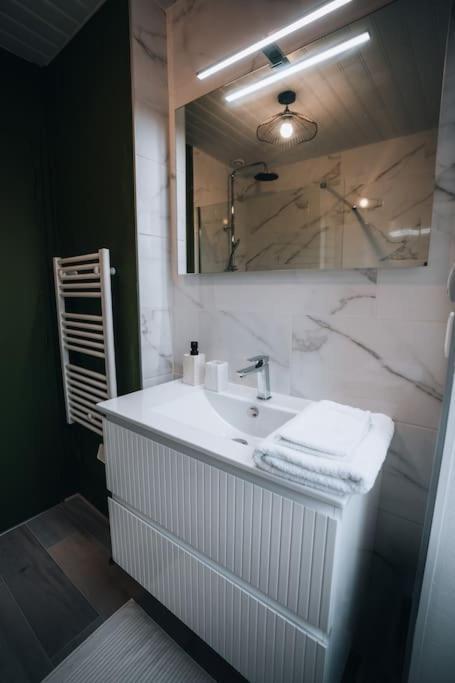 Le Bertrand • Le Raffinement En Coeur De Ville Châteauroux Екстериор снимка